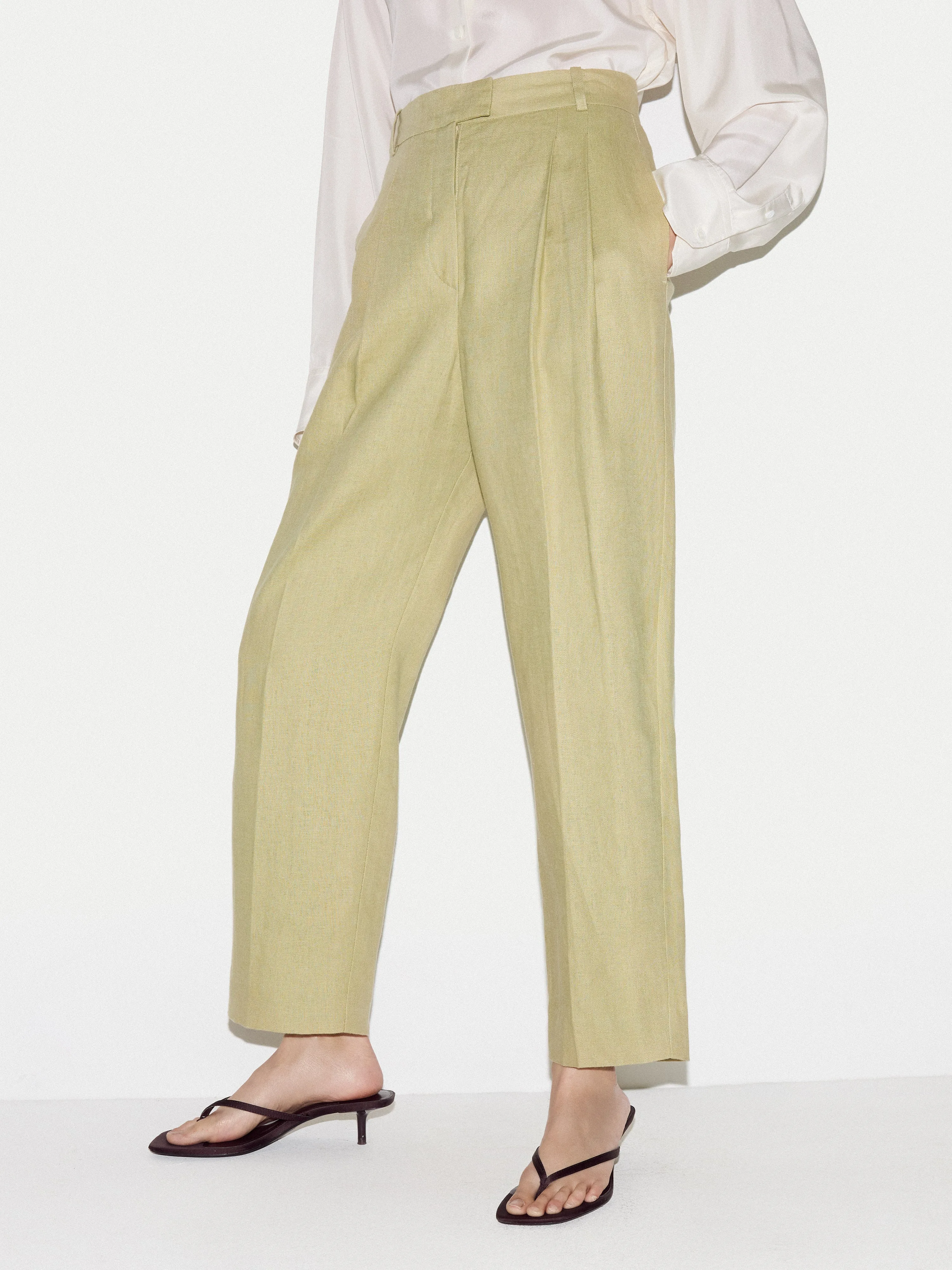 Linen Pleat Tapered Trouser | Green sold by Jigsaw product image thumbnail 2