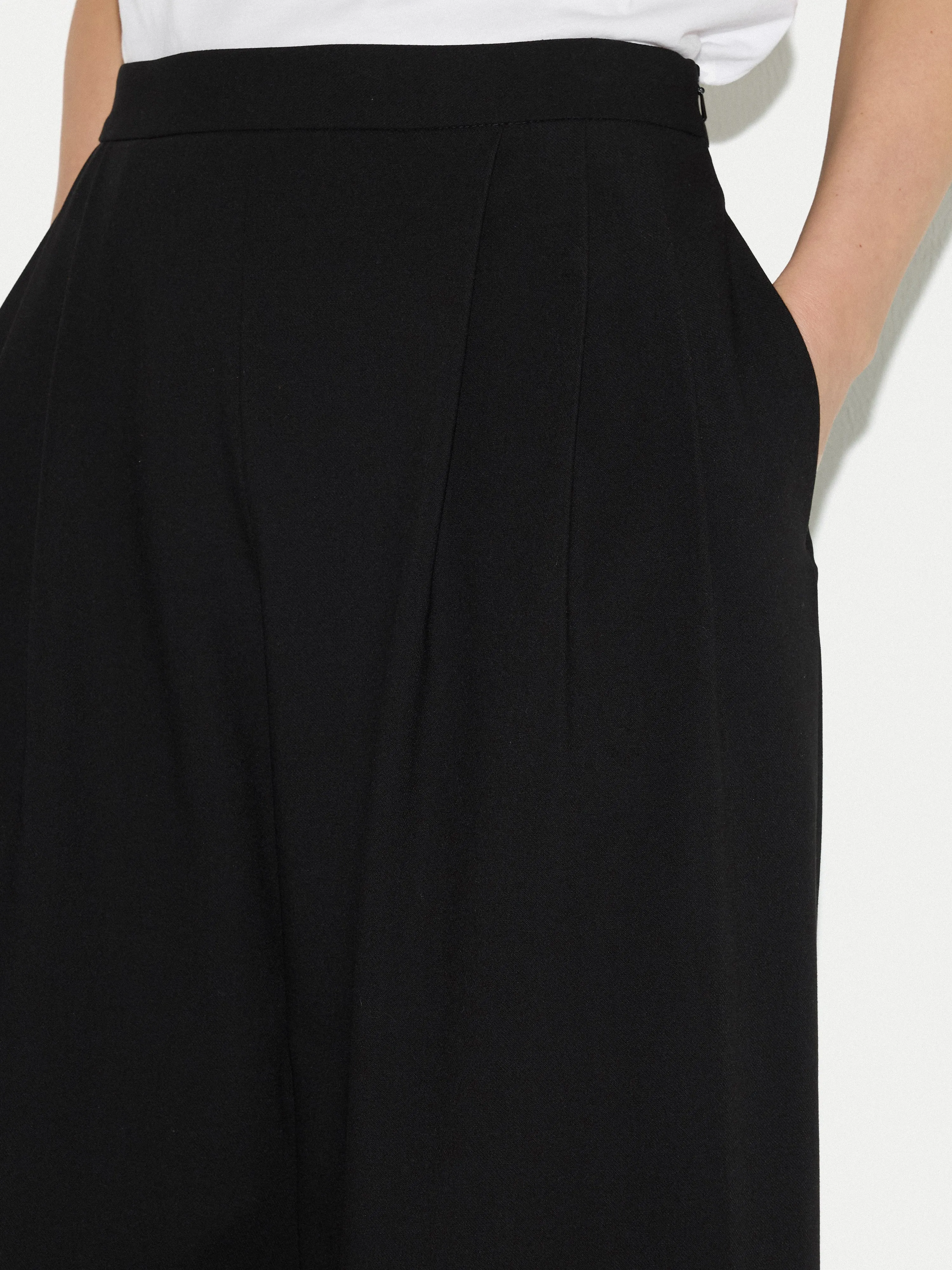 Modern Crepe Pleat Trouser | Black sold by Jigsaw product image thumbnail 2