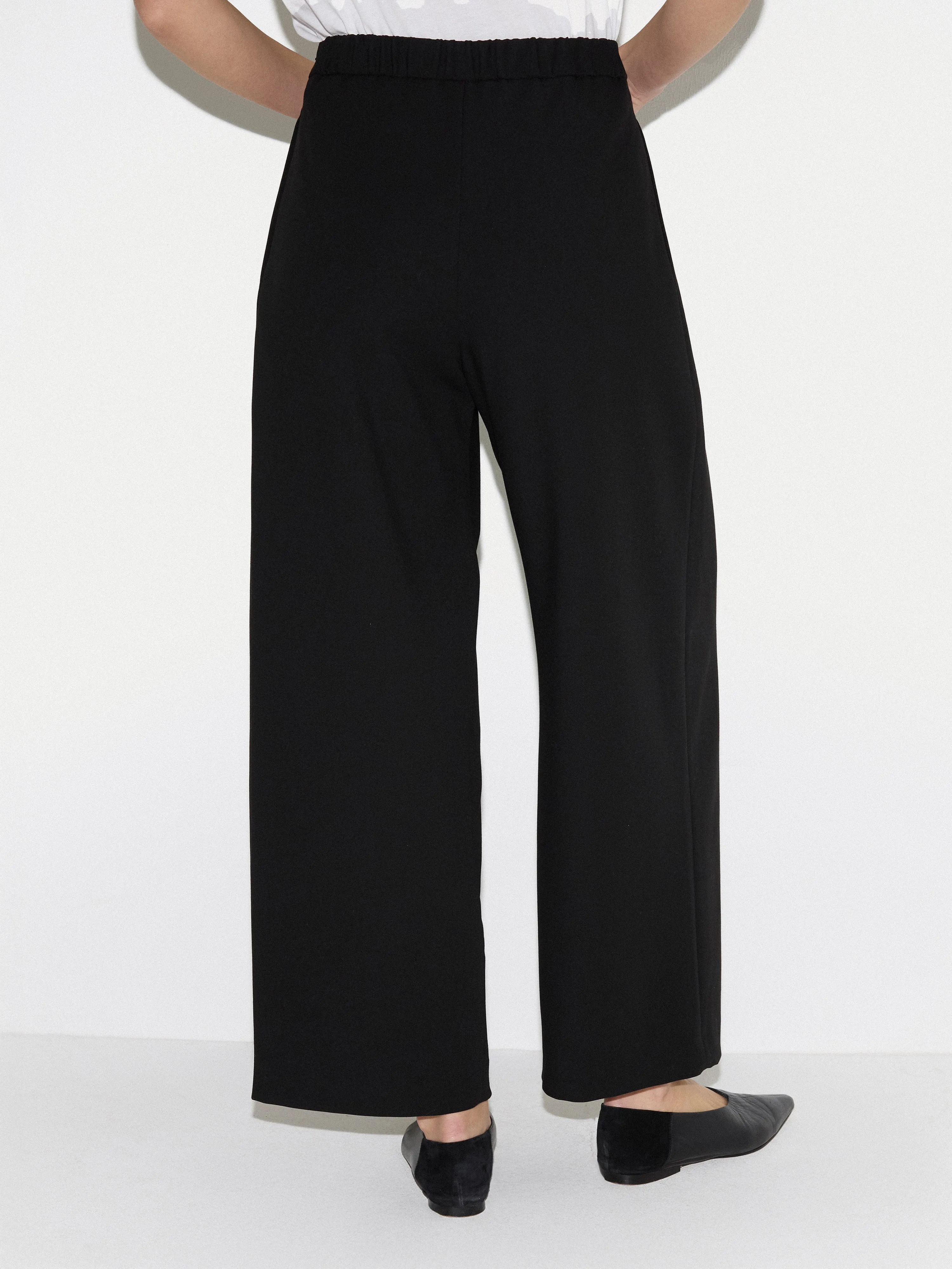 Modern Crepe Pleat Trouser | Black sold by Jigsaw product image thumbnail 4