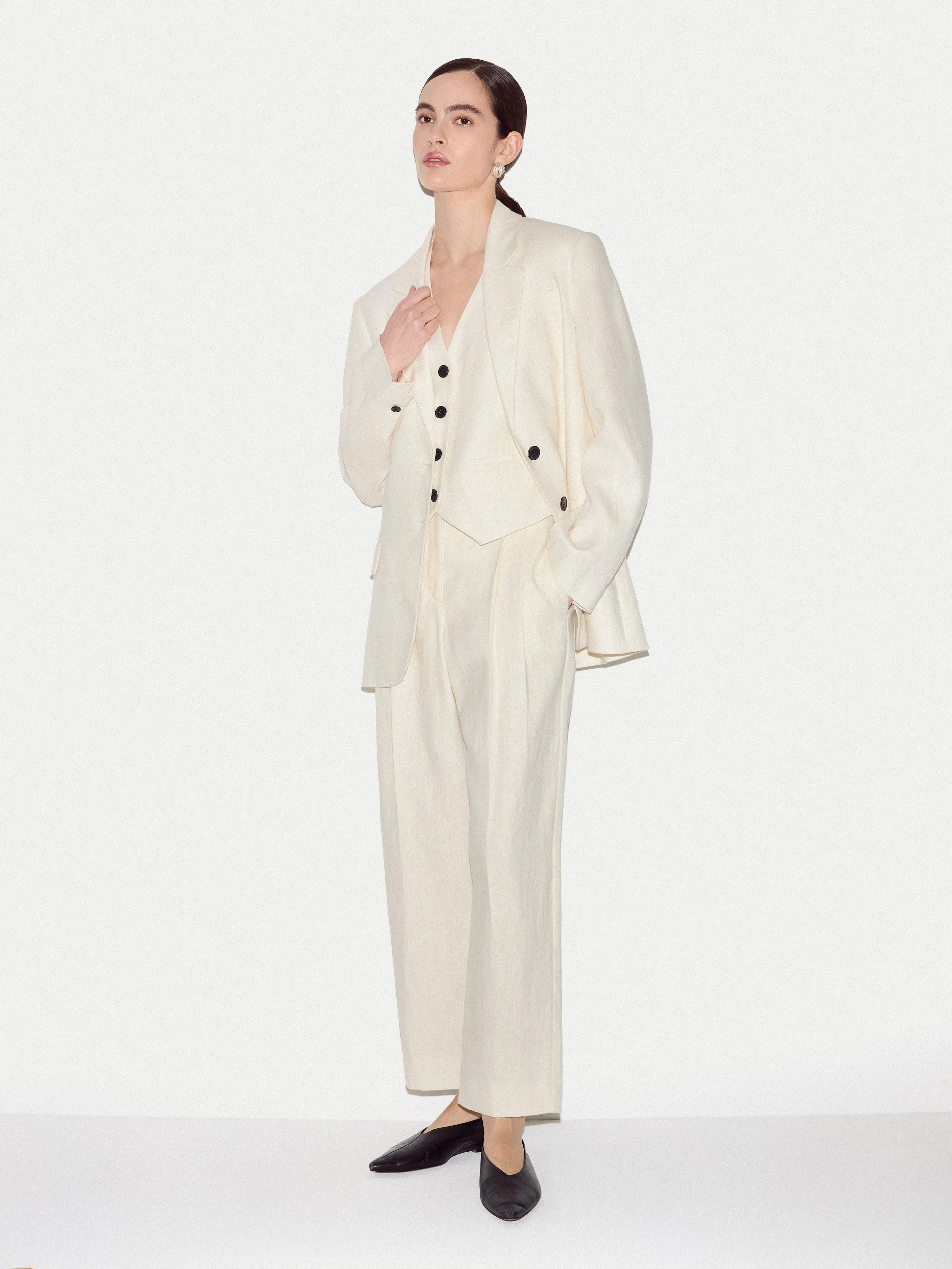 Linen Pleat Tapered Trouser | Cream sold by Jigsaw