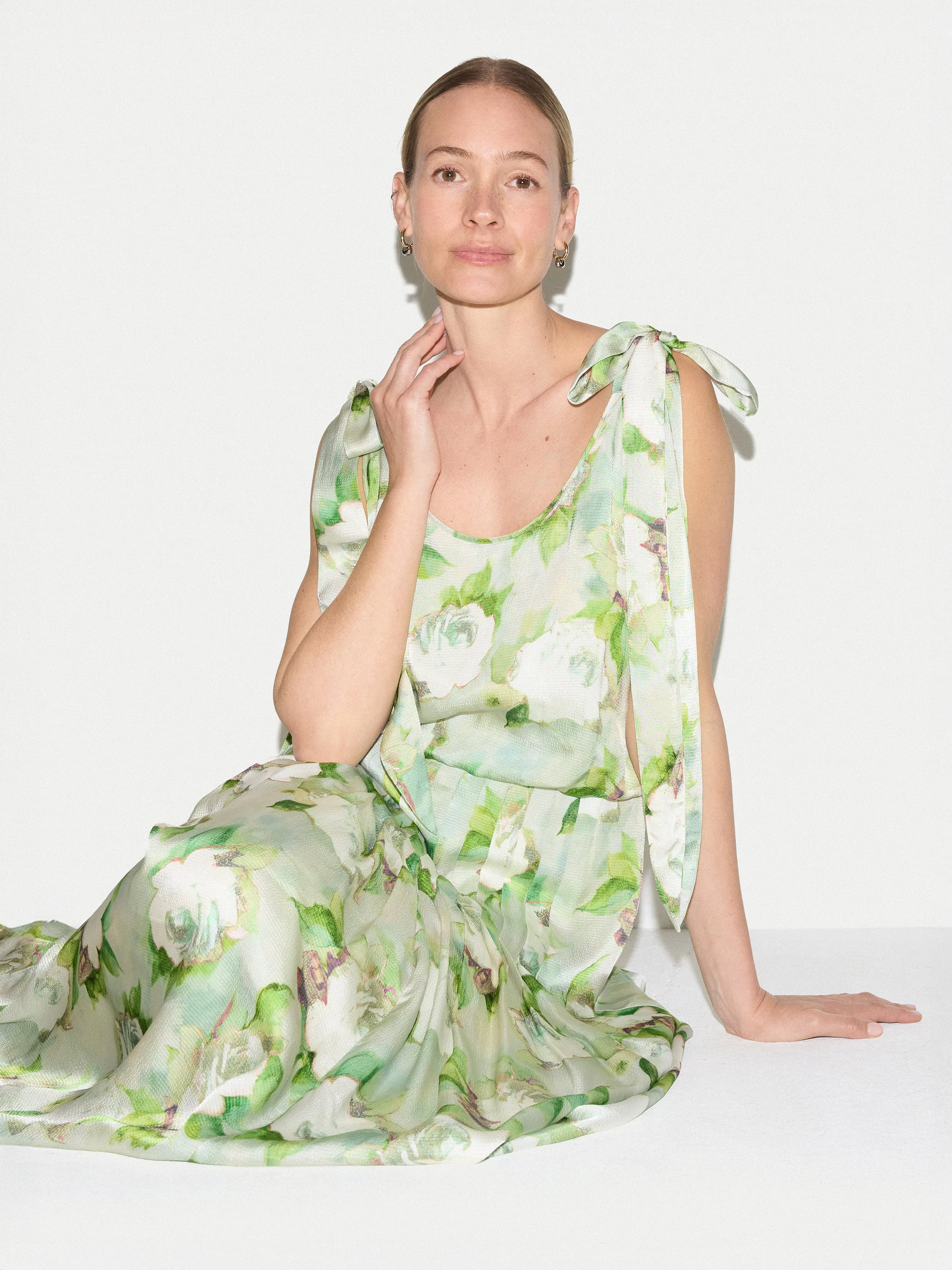 Sketch Rose Tie Maxi Dress | Green sold by Jigsaw product image thumbnail 5