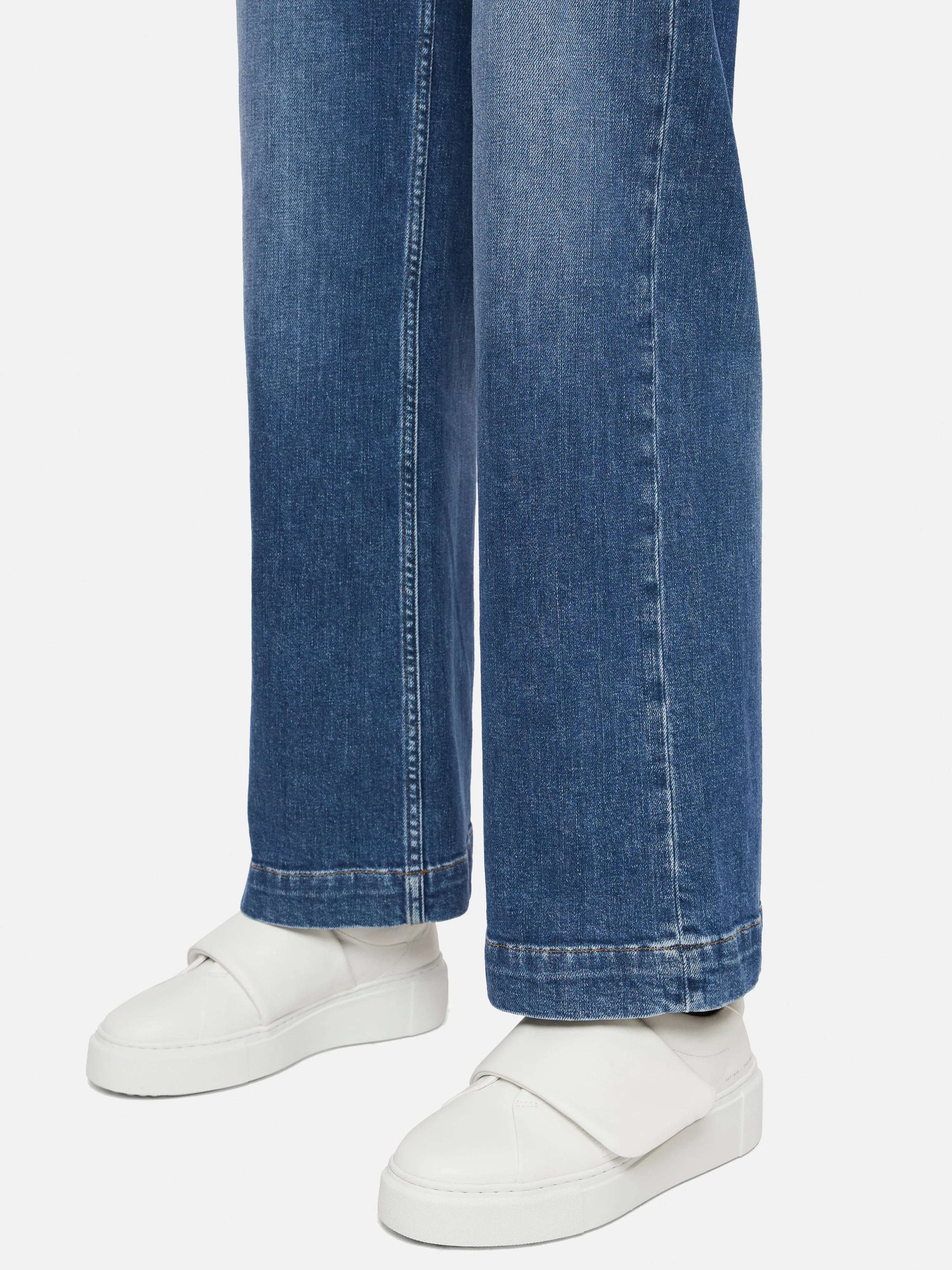 Rento Platform Leather Trainer | White sold by Jigsaw product image thumbnail 2