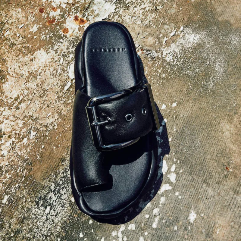 MELLOW GLOW GUN METAL sold by 4CCCCEES