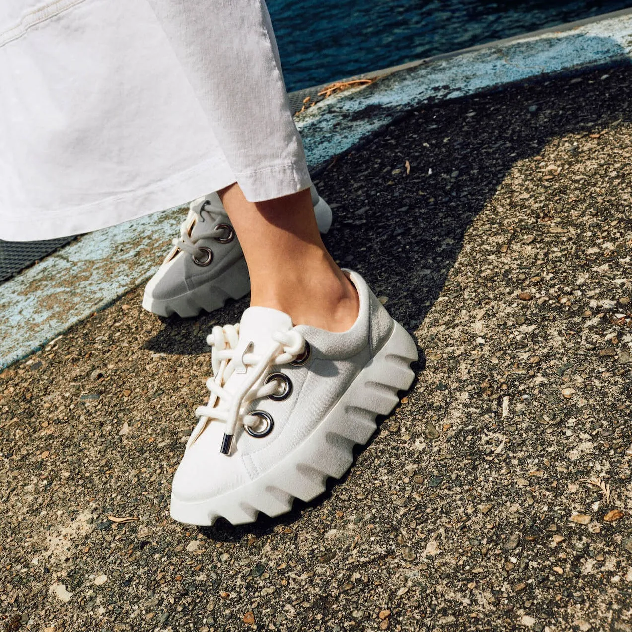 TURA FABI WHITE sold by 4CCCCEES