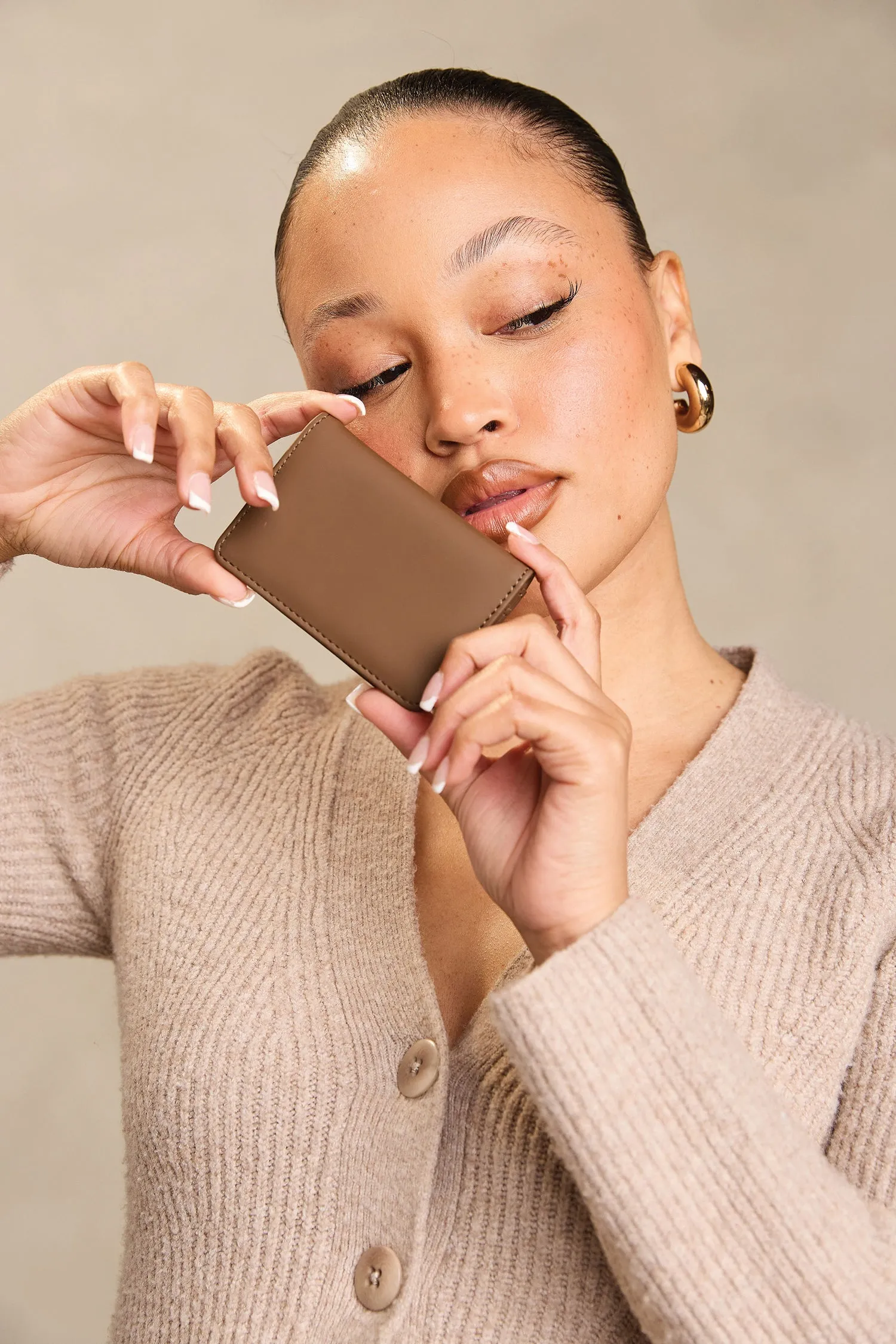 Evie Vegan Bifold Wallet sold by Jen & Co. product image thumbnail 5